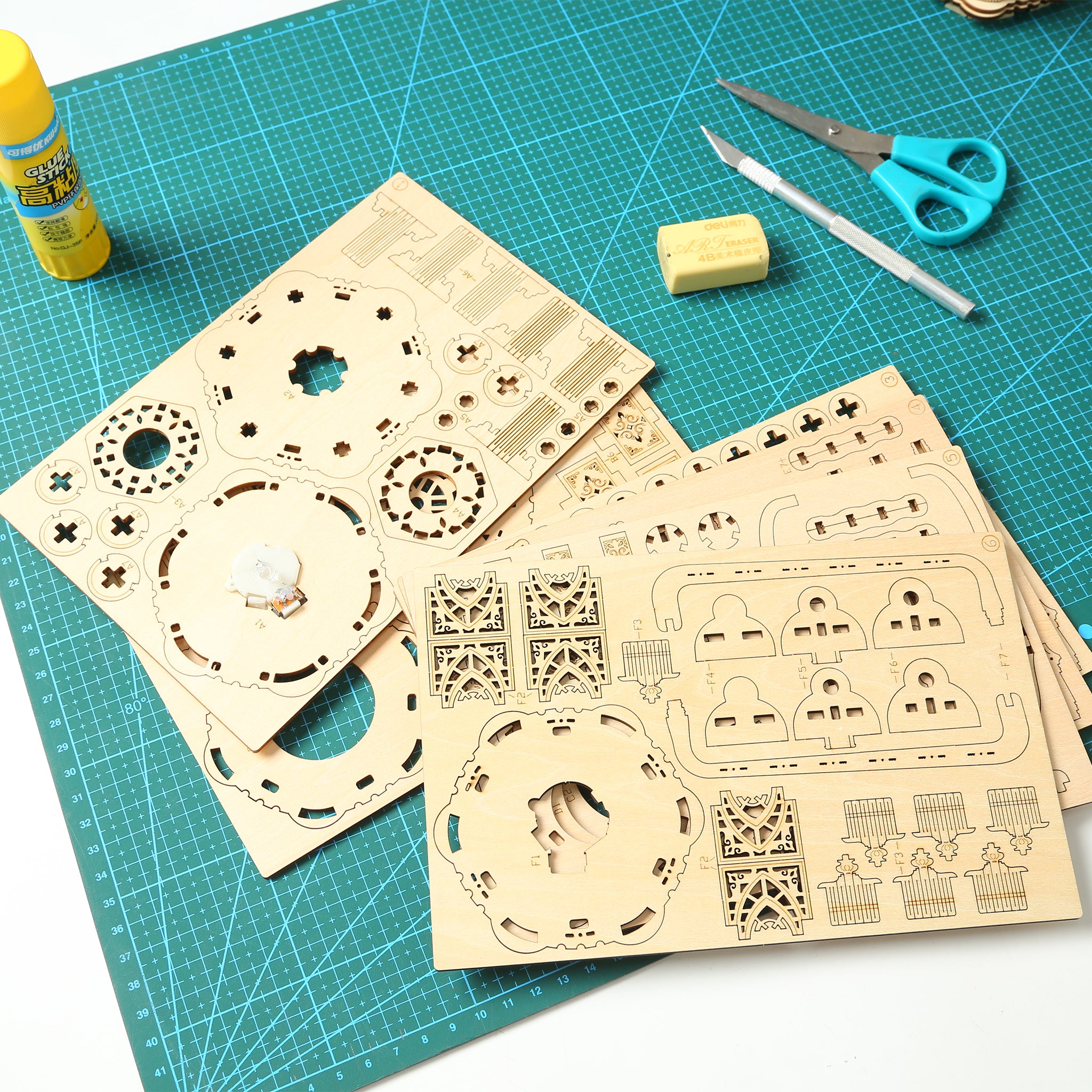 DIY Vintage Lantern 3D Wooden Puzzle Construction Kit | Nikpuzzles